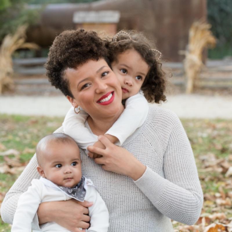 Yaxin Gonzalez with her two young children